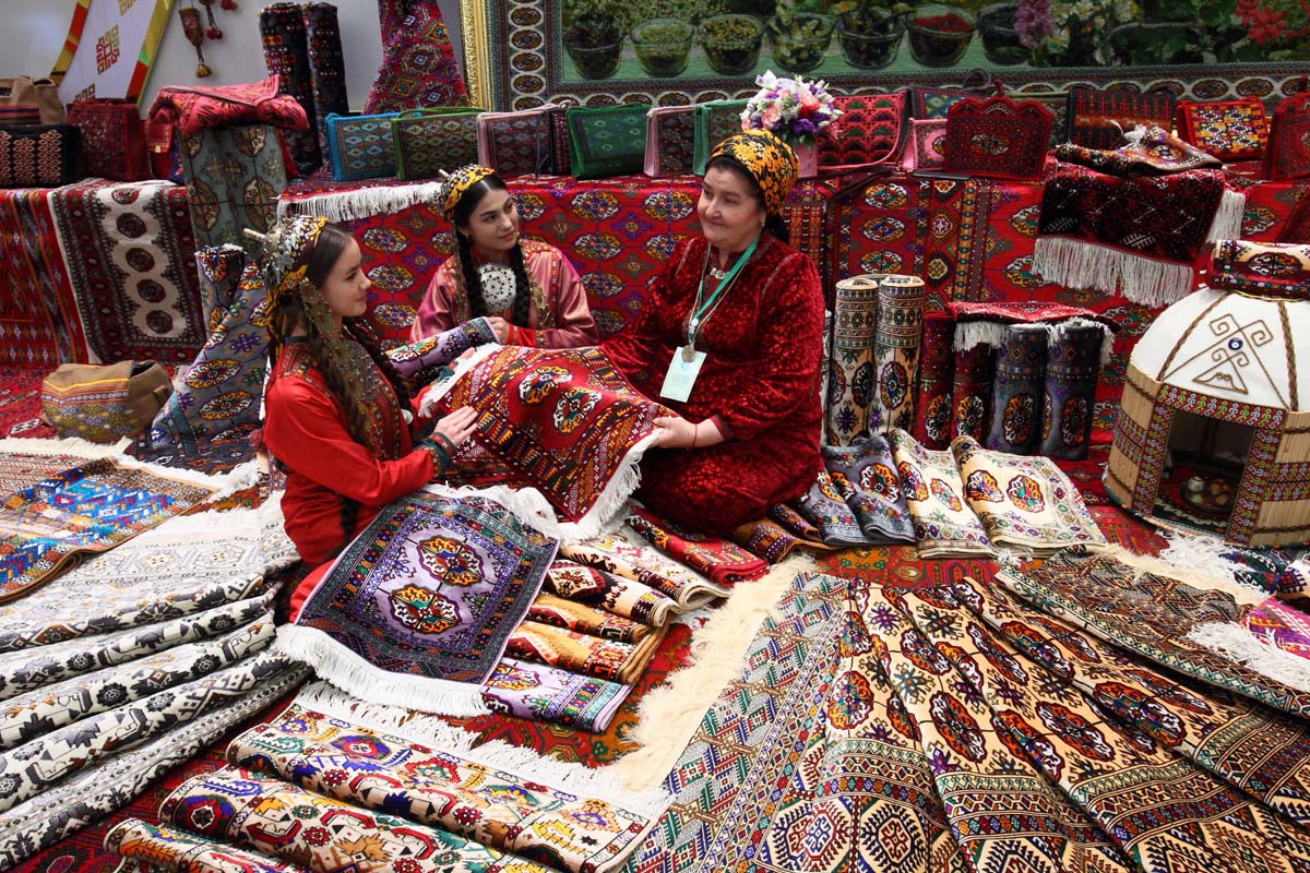 Turkmenistan marked the holiday of the Turkmen carpet